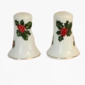 Vintage salt pepper shakers Christmas holly